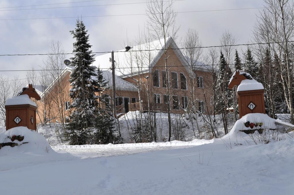 Hotel La Taniere De L'Ours Saint-Donat-de-Montcalm Exteriér fotografie