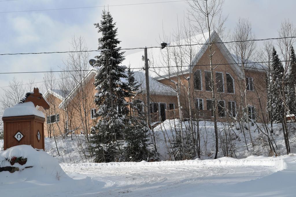 Hotel La Taniere De L'Ours Saint-Donat-de-Montcalm Exteriér fotografie