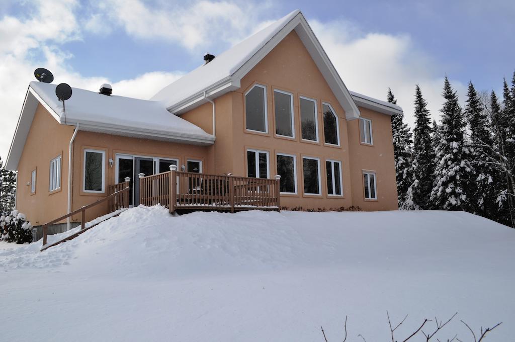 Hotel La Taniere De L'Ours Saint-Donat-de-Montcalm Exteriér fotografie